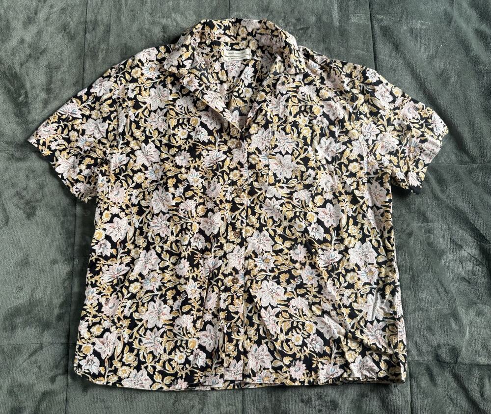 Urban Outfitters Short Sleeve Button Down Shirt Size Small Men’s Floral UO